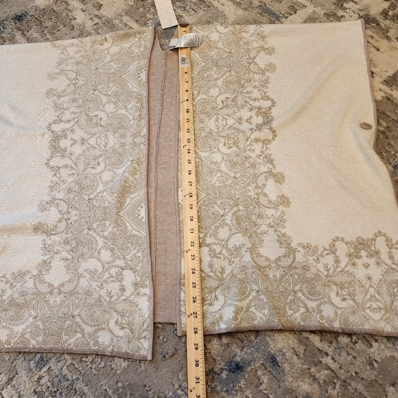 NWT Chico's Reversible Button-Detail Ruana. Tan/Metallic Gold. Size S/M (O/S) - Picture 12 of 17
